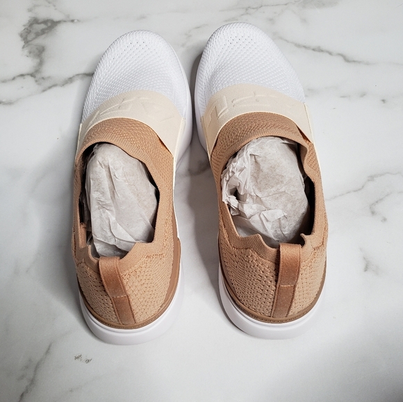 APL TechLoom Bliss Sneakers Size 10.5 Slip On NEW - Picture 4 of 7